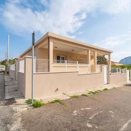 Holiday home A & L B *